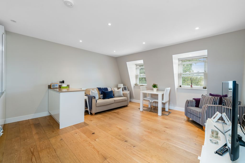 Property photo 3 of 12 Flat 1, 38 The Green, Twickenham,  Tw2 5Ab.-High R