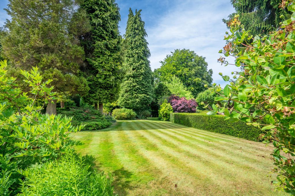 Property photo 2 of 18 Image