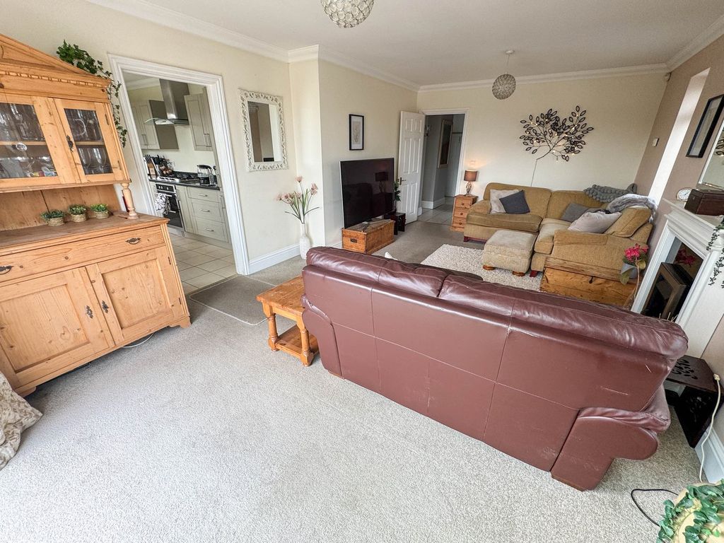 Property photo 3 of 24