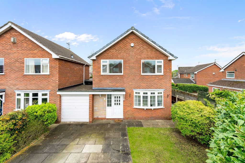 Property photo 1 of 32