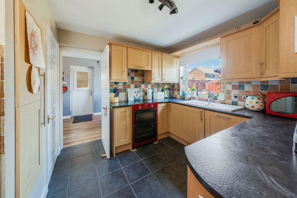 Property photo 3 of 18