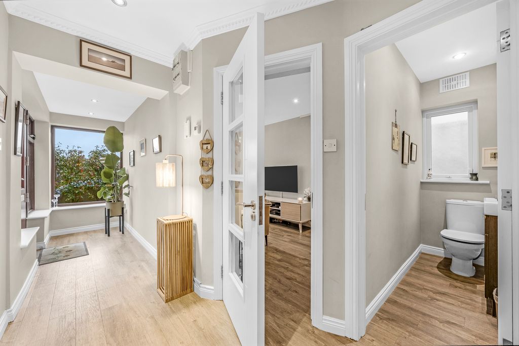 Property photo 2 of 26