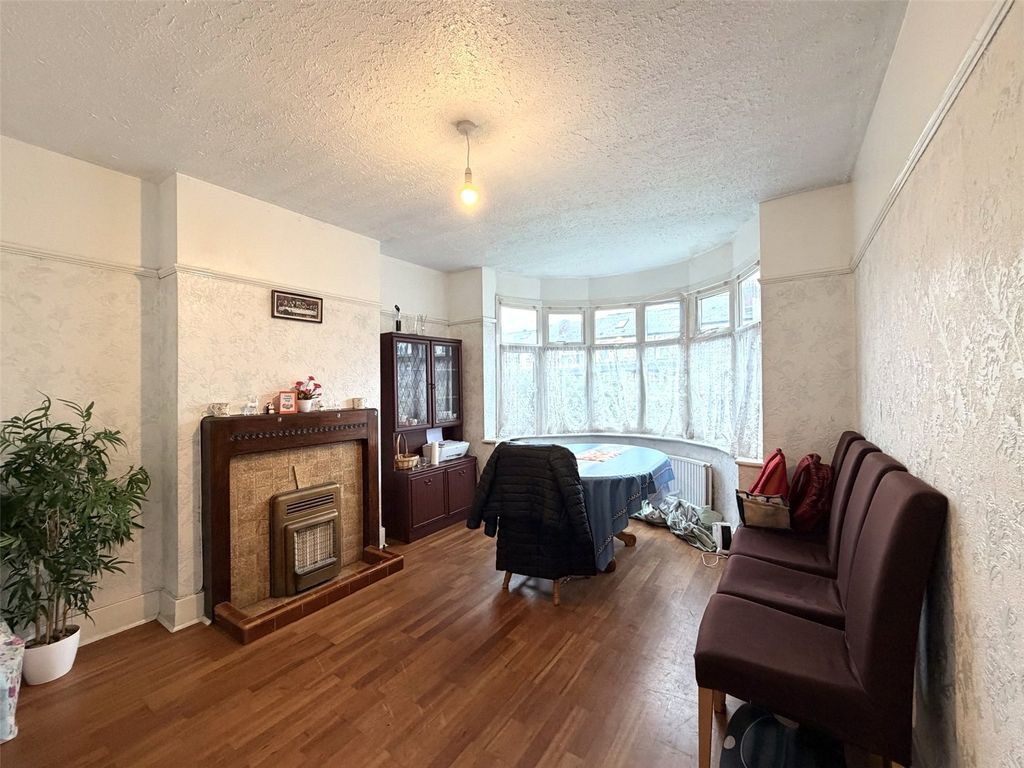 Property photo 3 of 23 Front Lounge