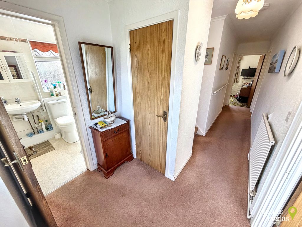 Property photo 2 of 20 Eh1