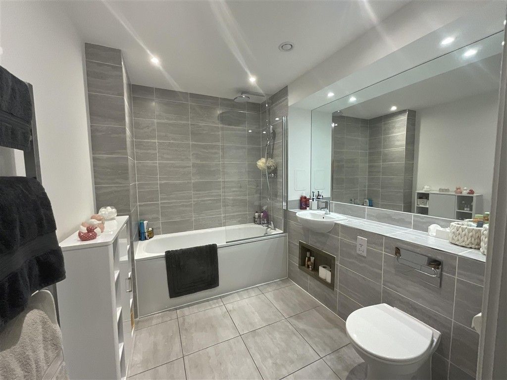 Property photo 2 of 3 Bathroom