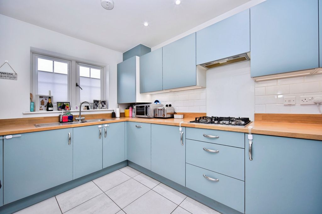 Property photo 3 of 19 Fbb_5226Edit