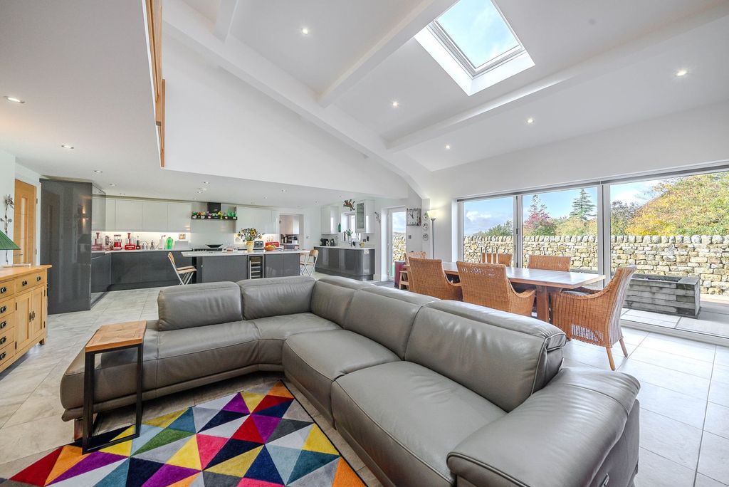 Property photo 3 of 30