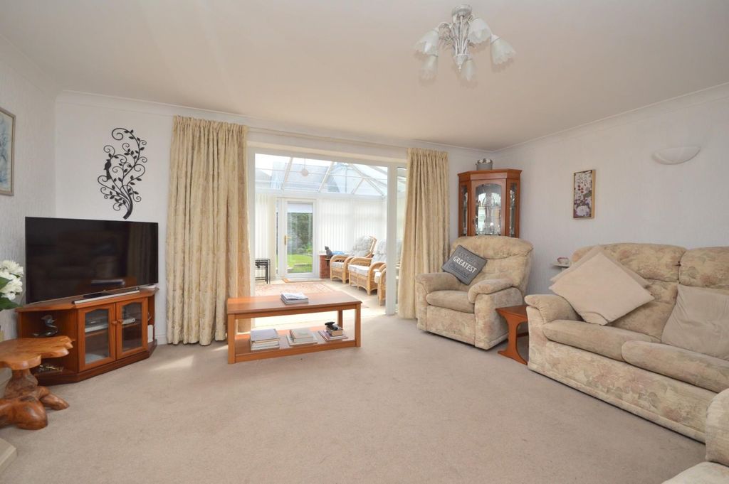 Property photo 3 of 24 Sitting Room