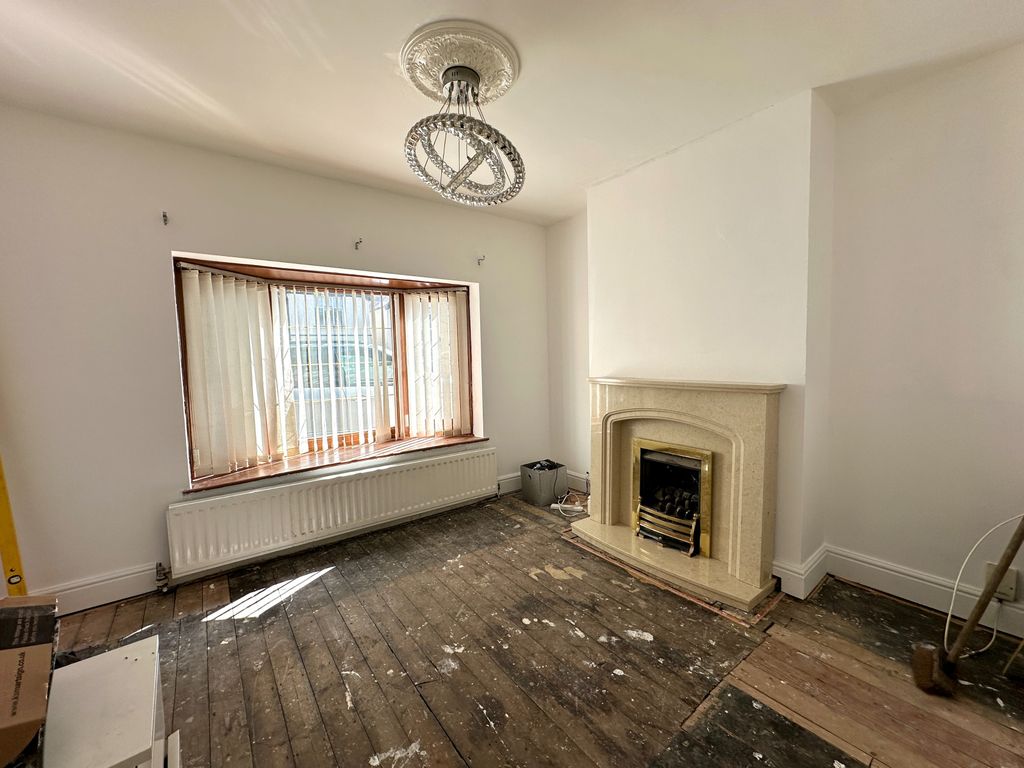 Property photo 2 of 23