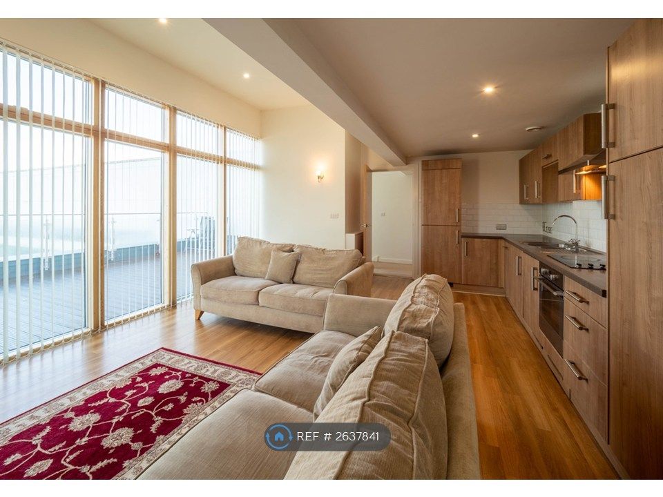 Property photo 1 of 25 Kitchen / Lounge