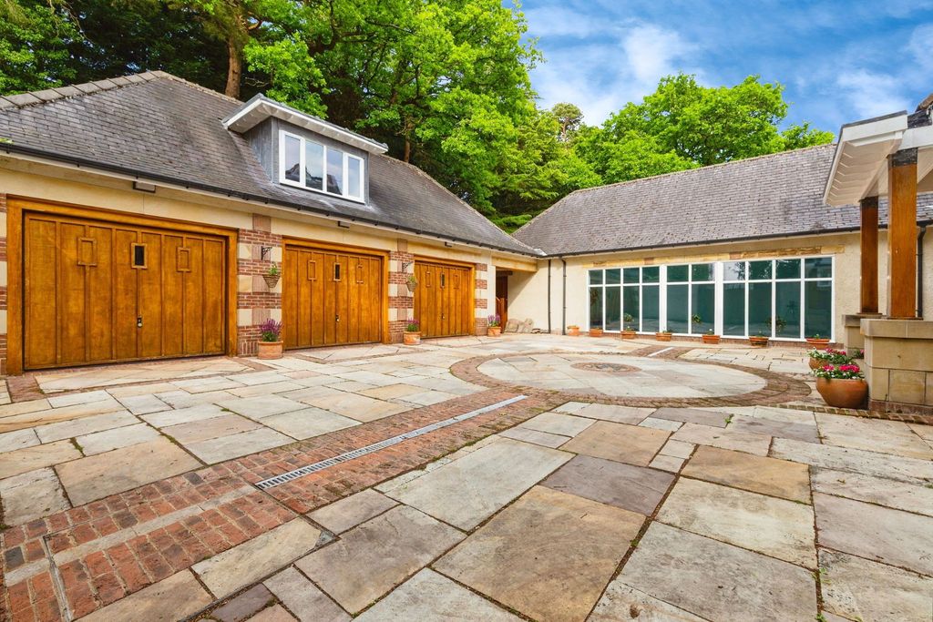 Property photo 1 of 34