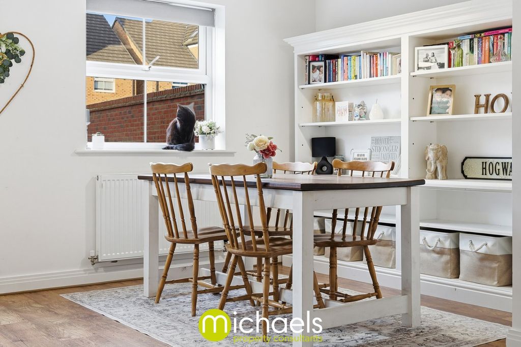 Property photo 3 of 28