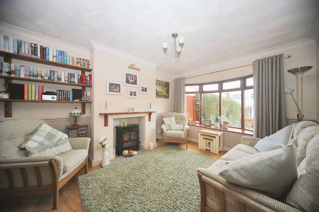 Property photo 2 of 27