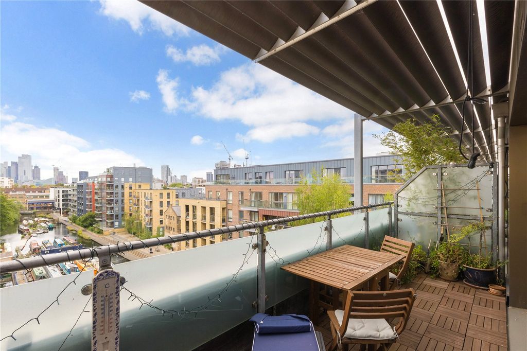 Property photo 1 of 19 Balcony