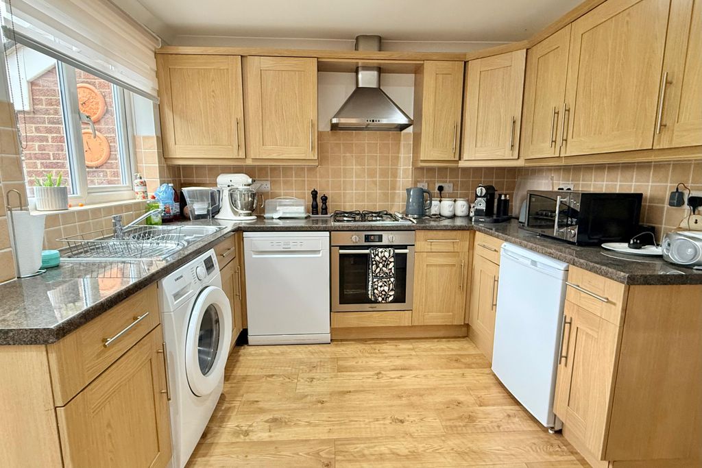 Property photo 3 of 14 Pealsham Photos (6)