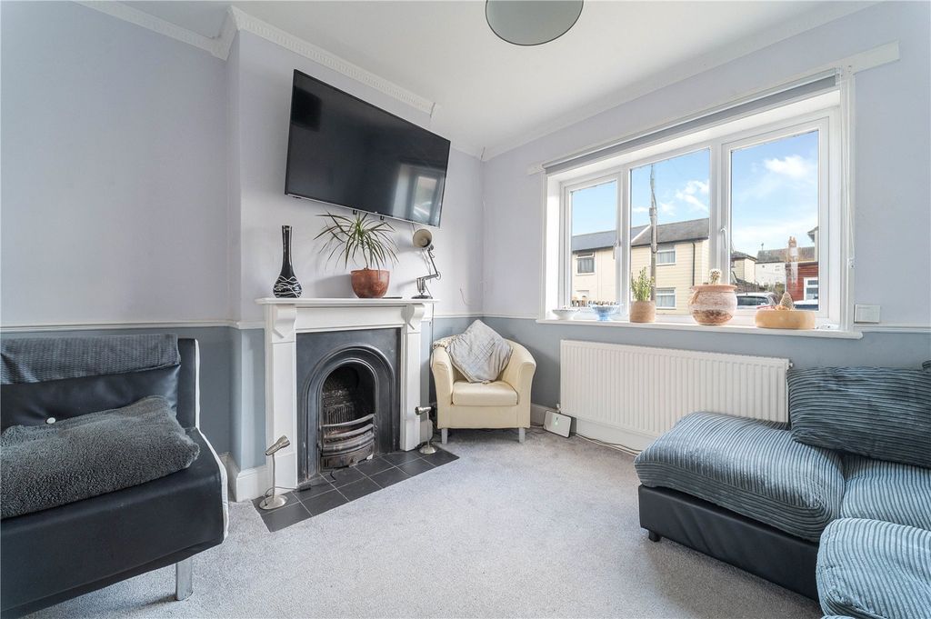 Property photo 2 of 11 Sitting Room