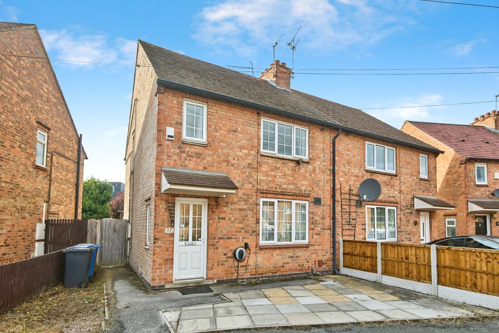 Property photo 1 of 9