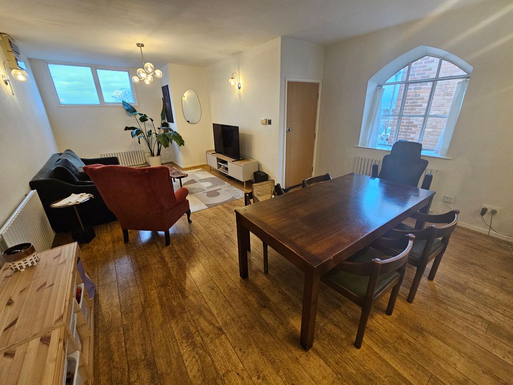 Property photo 3 of 8 Image