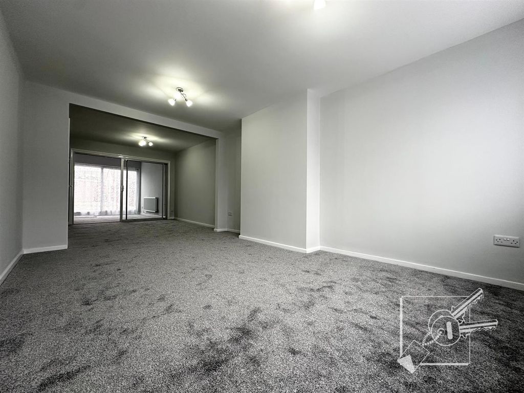 Property photo 3 of 21 Living Room