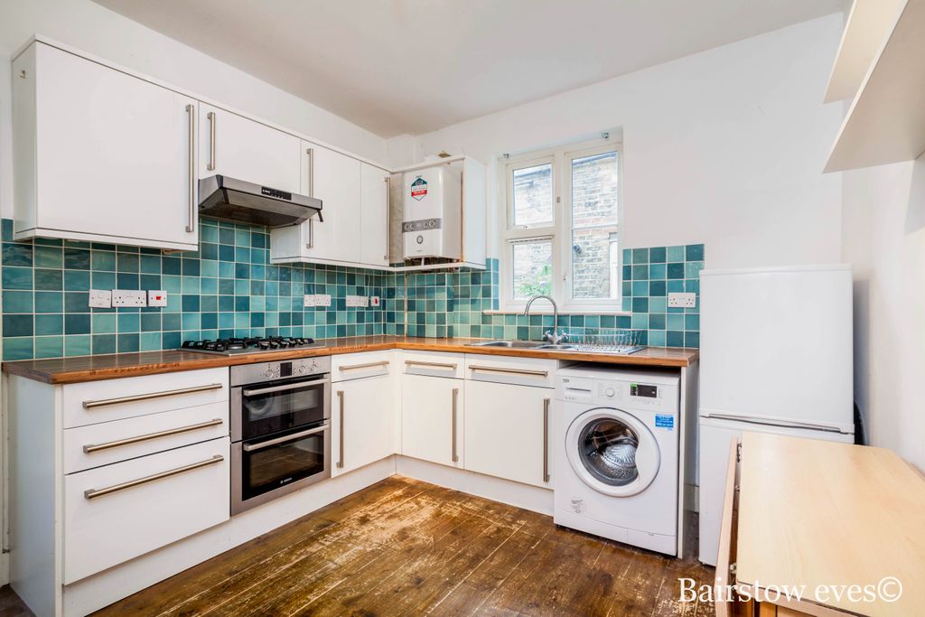 Property photo 2 of 5 Kitchen