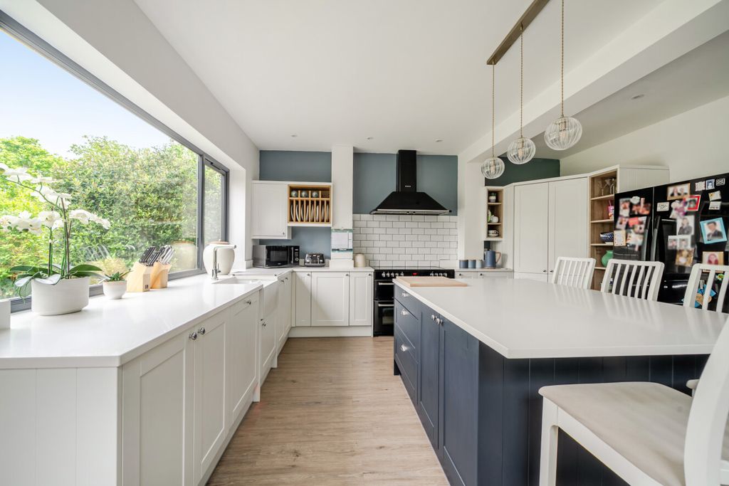 Property photo 2 of 34 1454195-14-69Fa09...