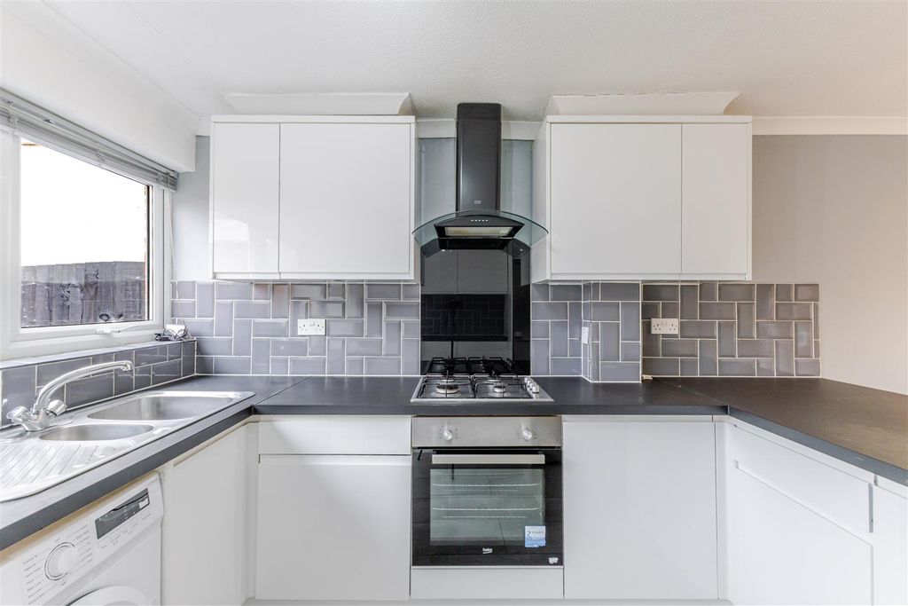 Property photo 2 of 20 Kitchen 2.Jpg