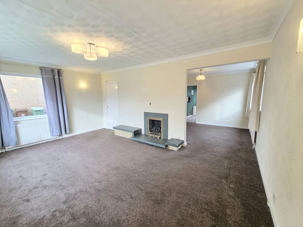 Property photo 2 of 21