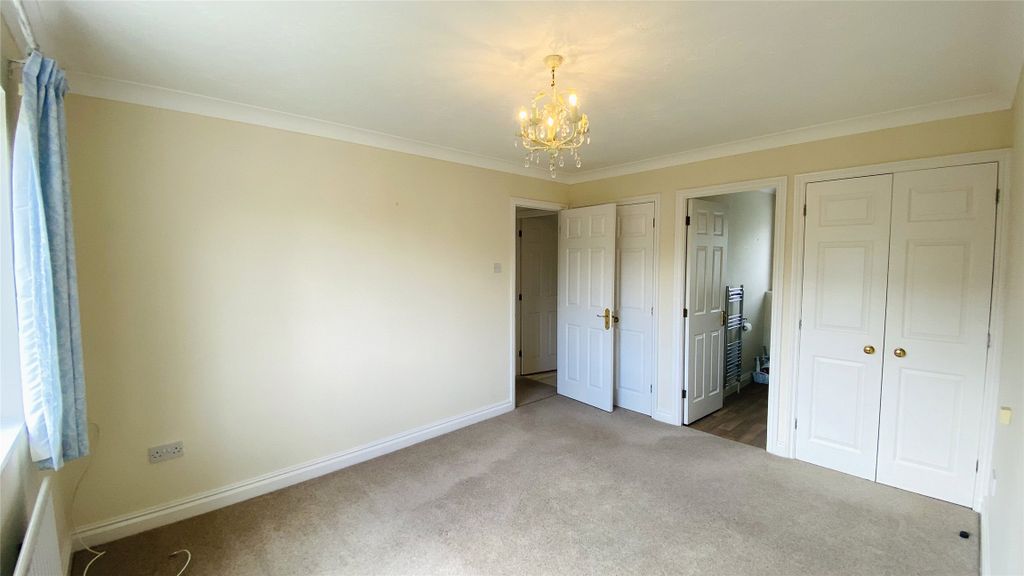 Property photo 3 of 20 Master Bedroom