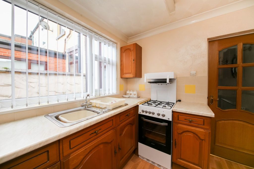 Property photo 3 of 18
