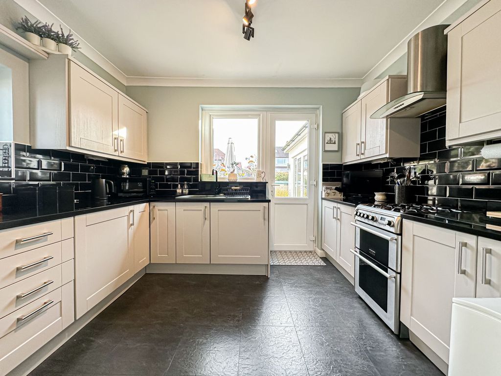 Property photo 3 of 26