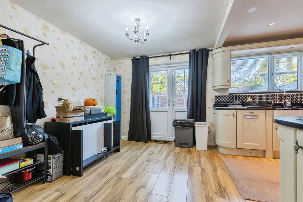 Property photo 3 of 17 Photo