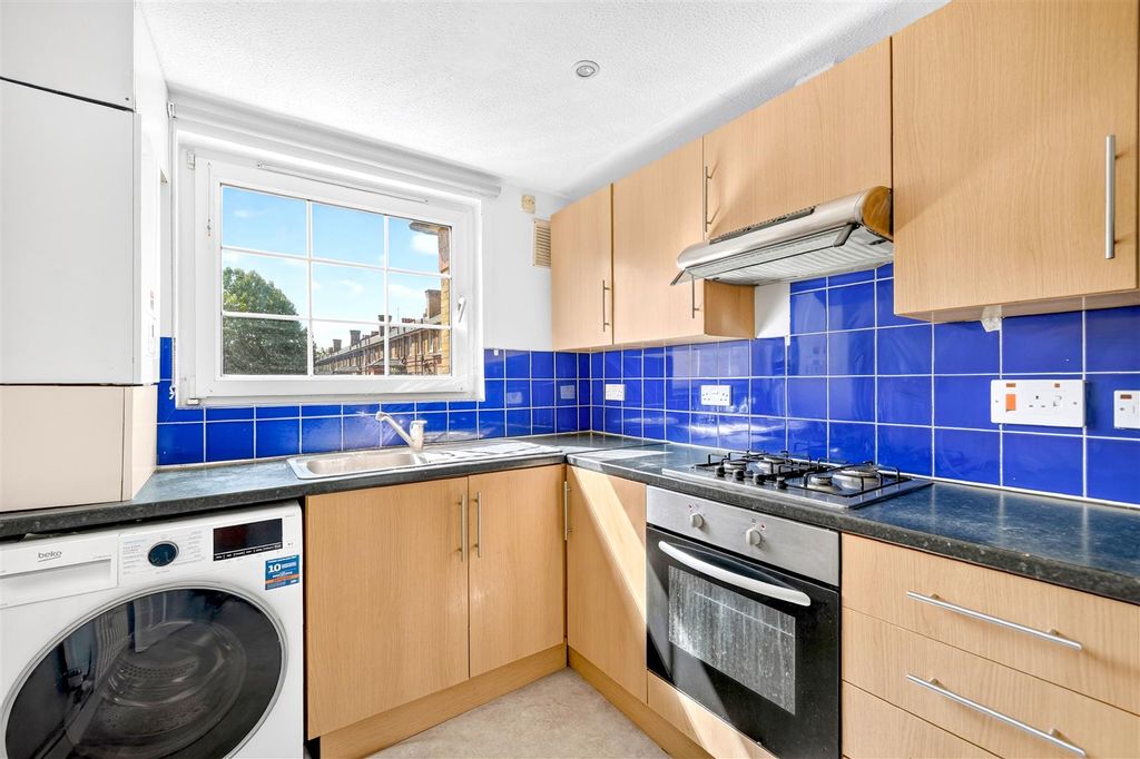 Property photo 3 of 14 Kitchen