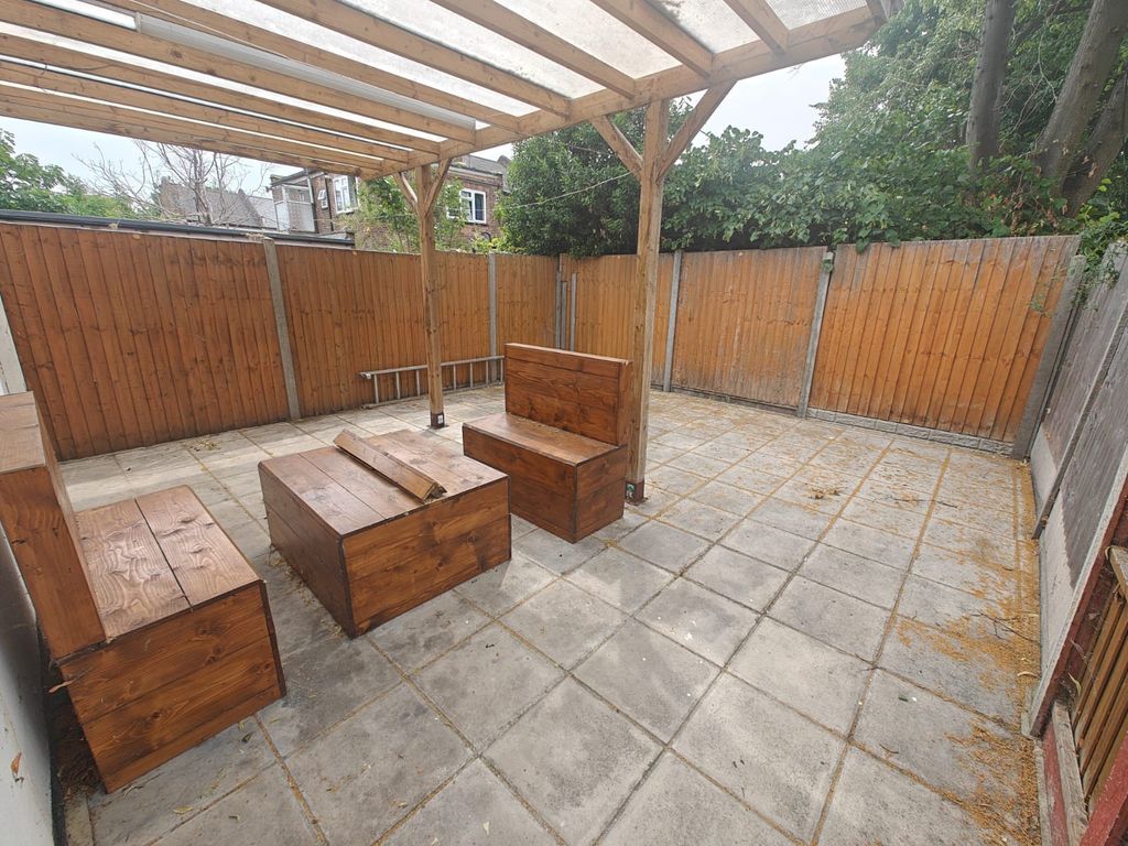 Property photo 2 of 3