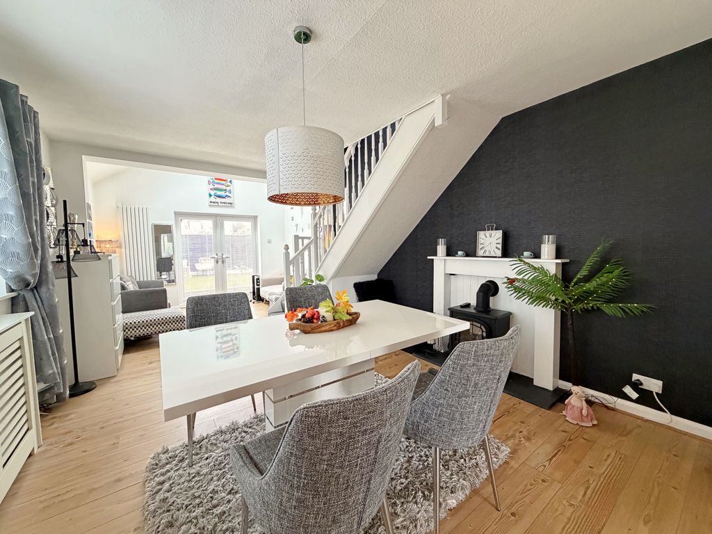 Property photo 2 of 11 Dining Room