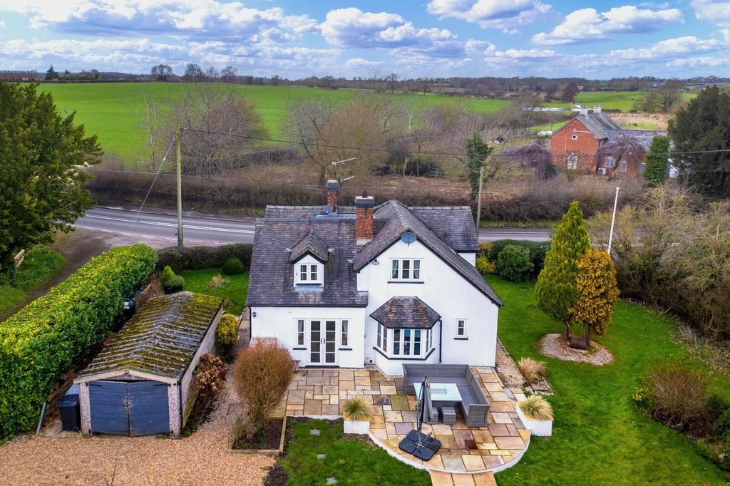 Property photo 2 of 31