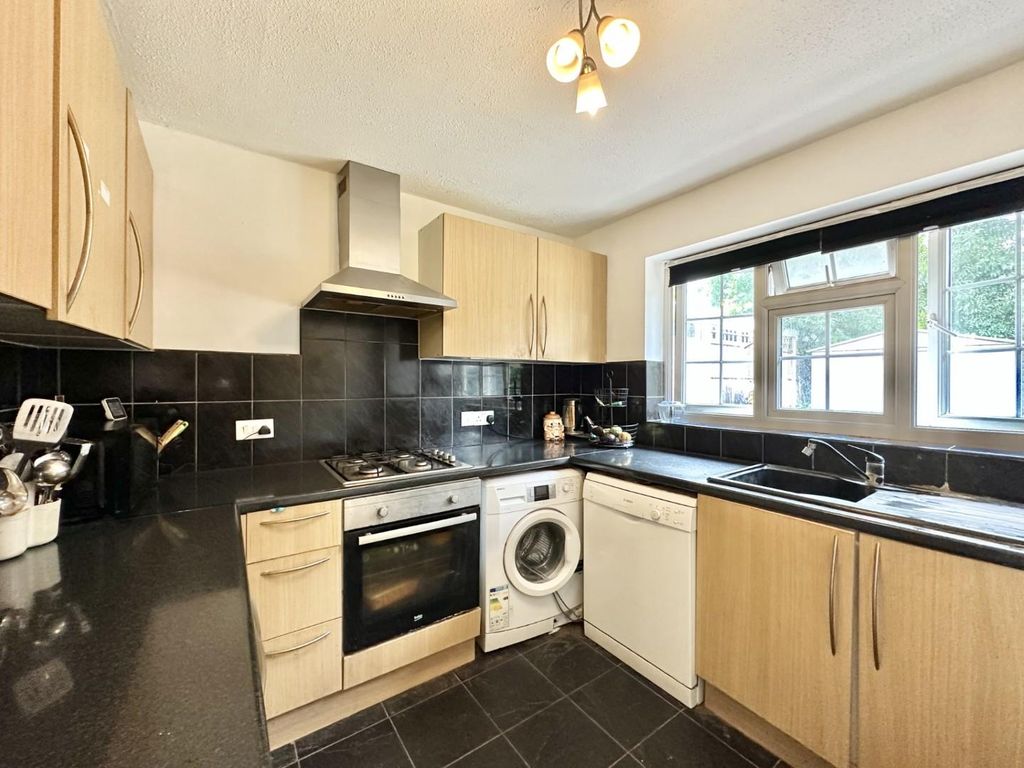 Property photo 3 of 20 00172B9E-E5E6-4A9A-Bef0-18E3Fc9B17A2.Jpg