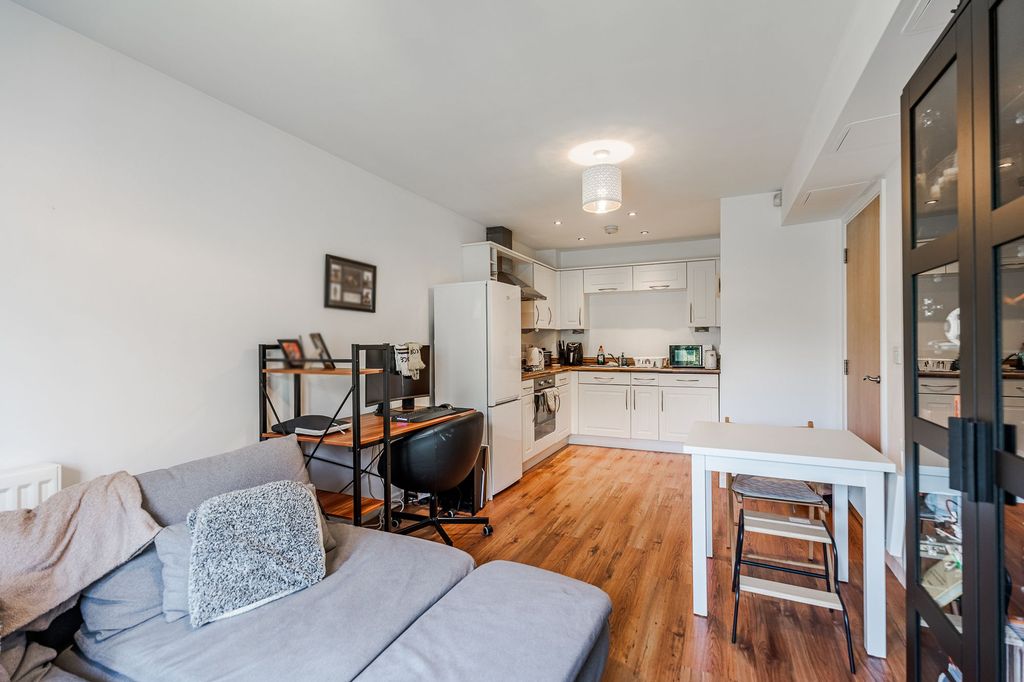 Property photo 3 of 11