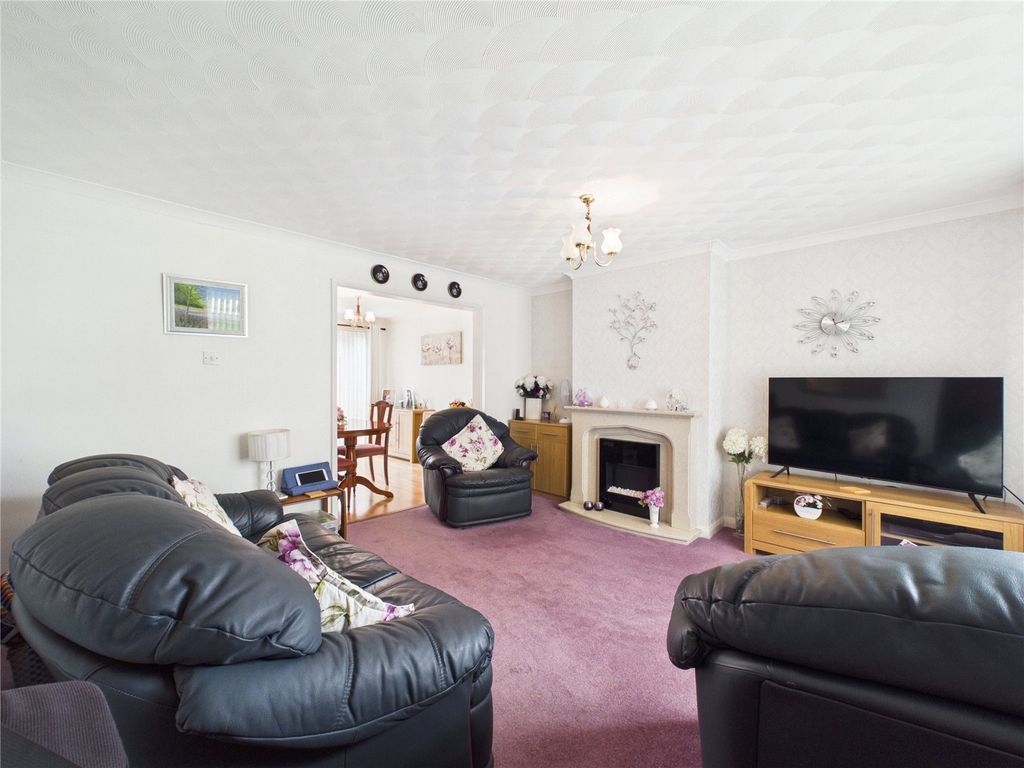 Property photo 2 of 25 Picture No. 15