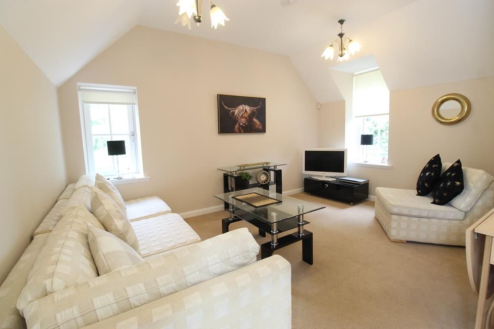 Property photo 2 of 16 Lounge 3