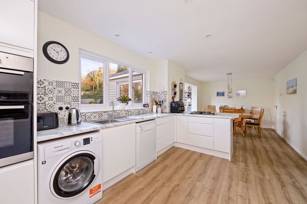 Property photo 3 of 24