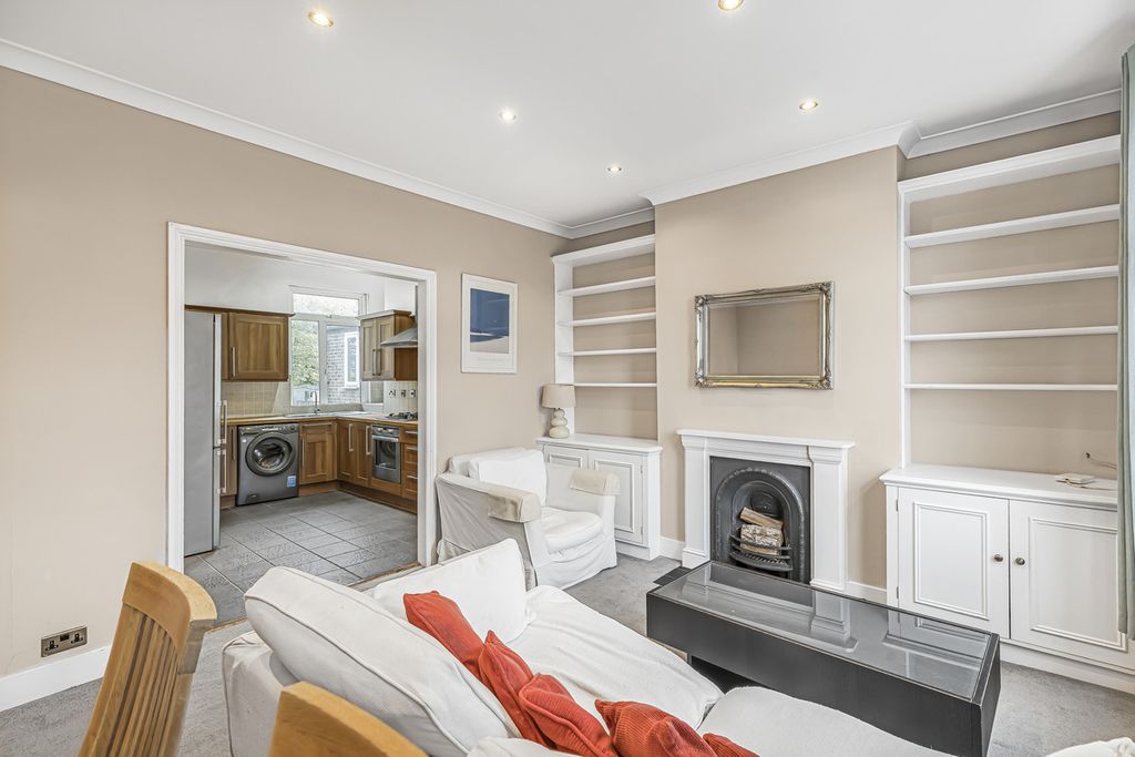 Property photo 2 of 18