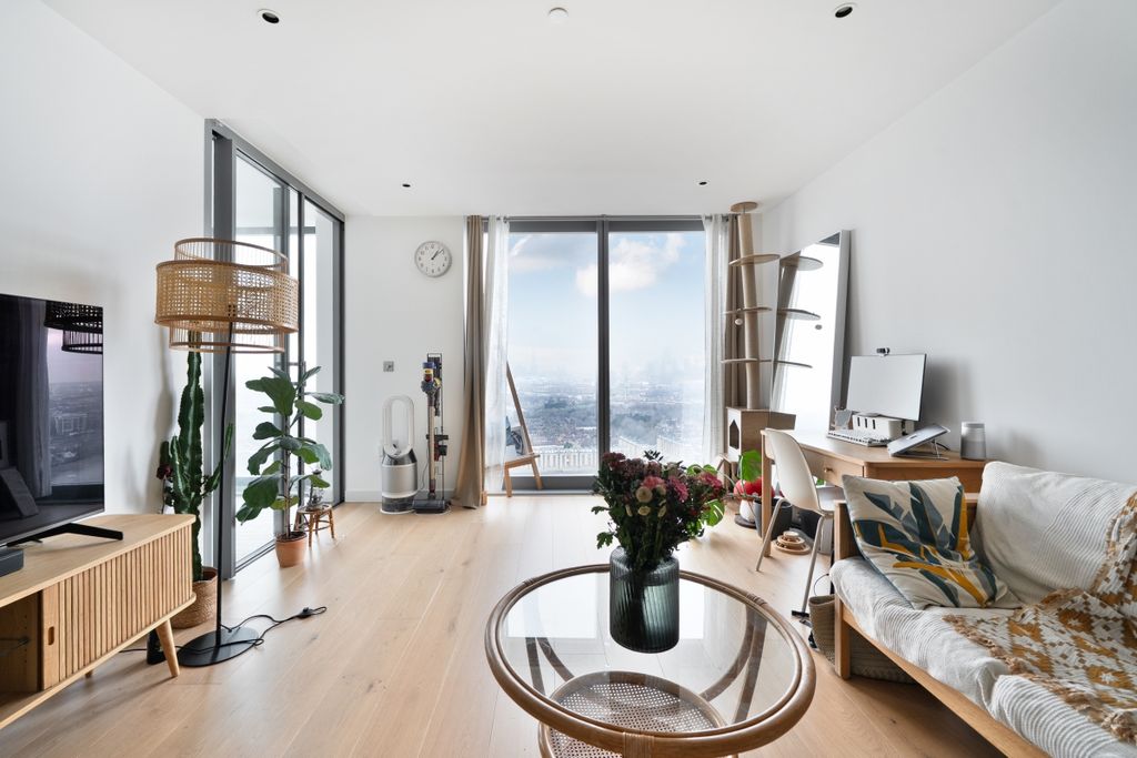 Property photo 1 of 15 1410249-10-698A29...