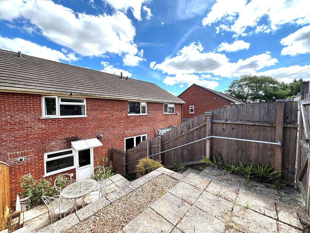 Property photo 3 of 8