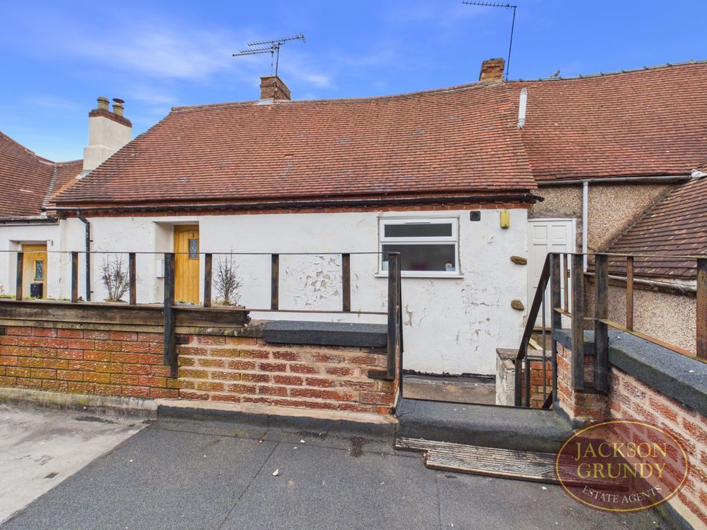 Property photo 1 of 8 Photo 9