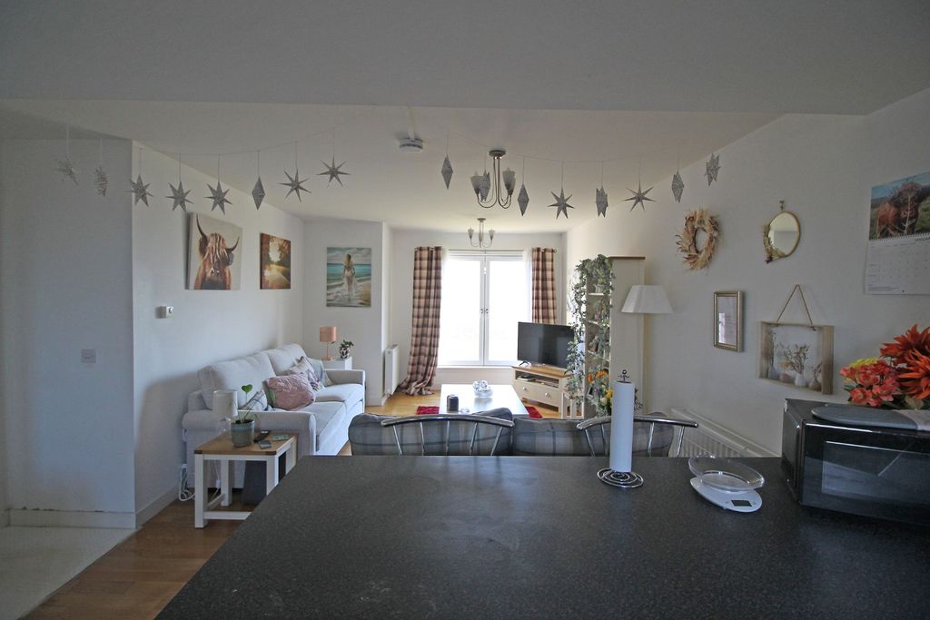 Property photo 3 of 6