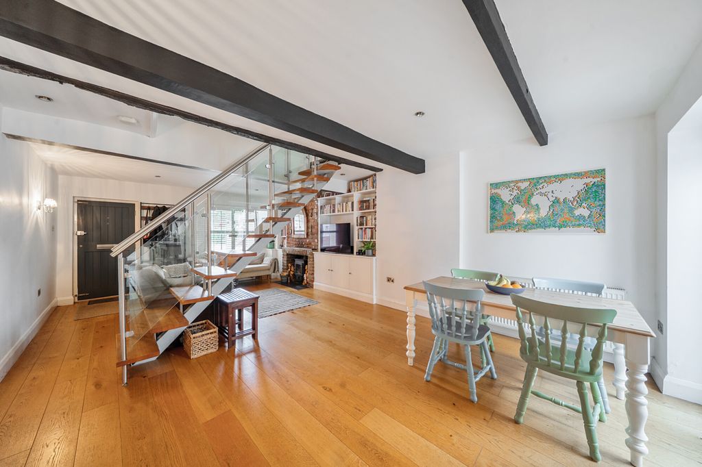 Property photo 3 of 14