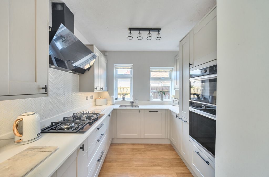 Property photo 2 of 17 1416207-13-69A5A4...