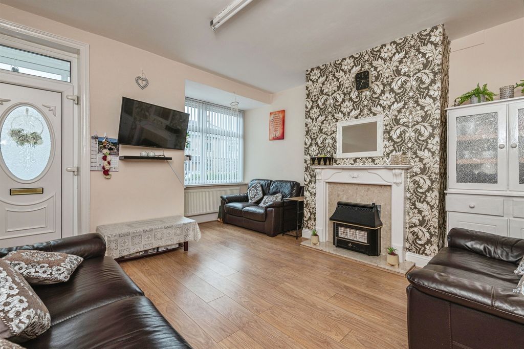 Property photo 2 of 16