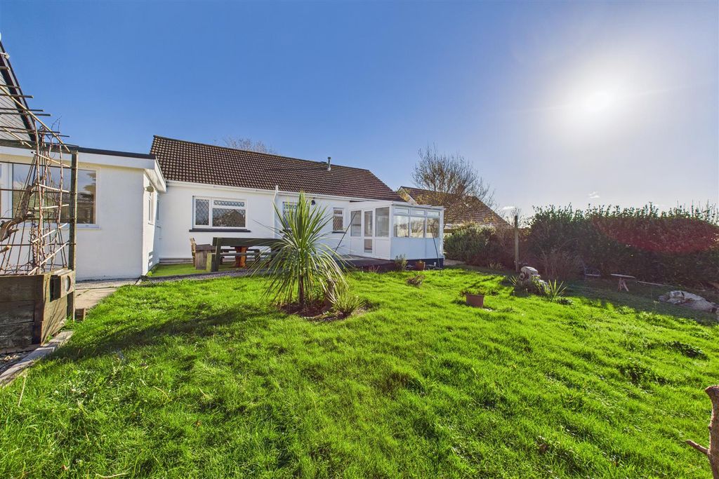 Property photo 2 of 25 Rear Of Whitegate Road