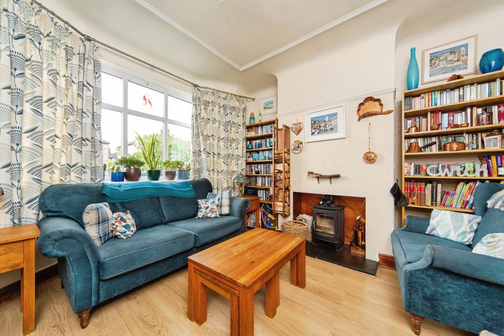 Property photo 2 of 15